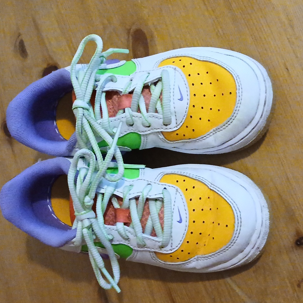Kids size 12c nike shoes